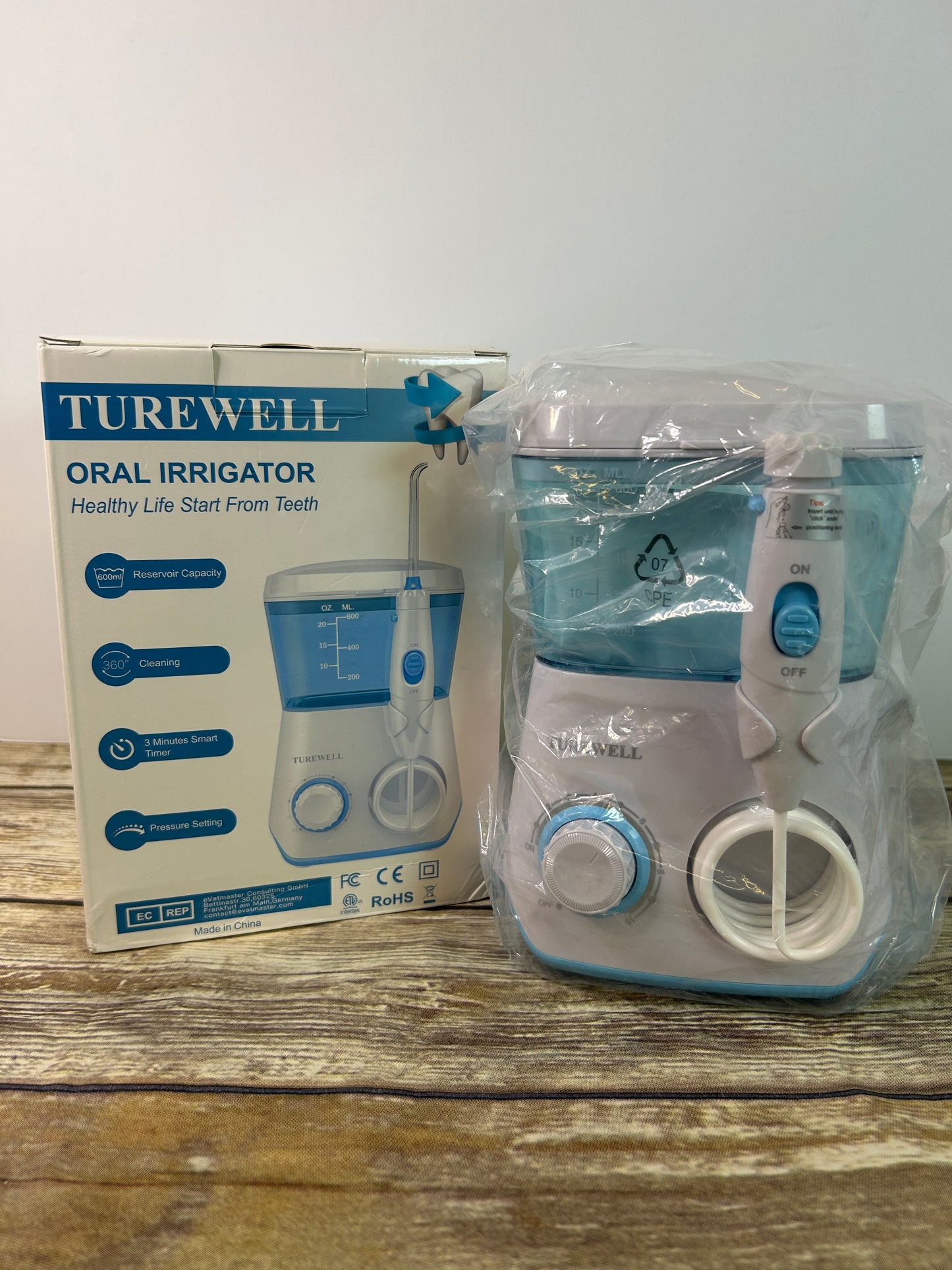 TUREWELL Water Flossing Oral Irrigator, 600ML Dental Cleaner 10 Adjustable Pressure