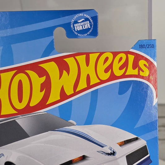 Hot Wheels Muscle Mania 84 Pontiac Firebird 1:64 Scale Die-Cast Model Toy Car