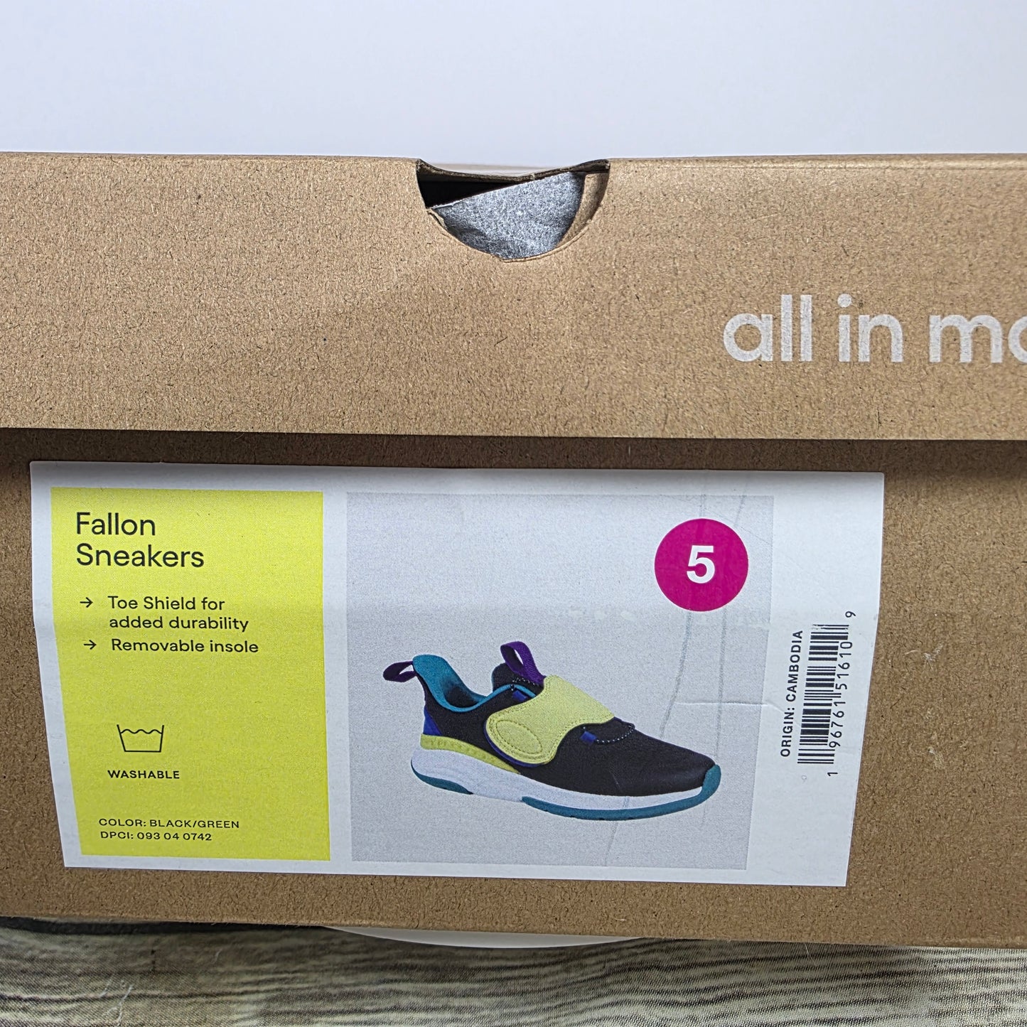 NWT Boy's All In Motion Fallon Snakers Black/Green Size 13