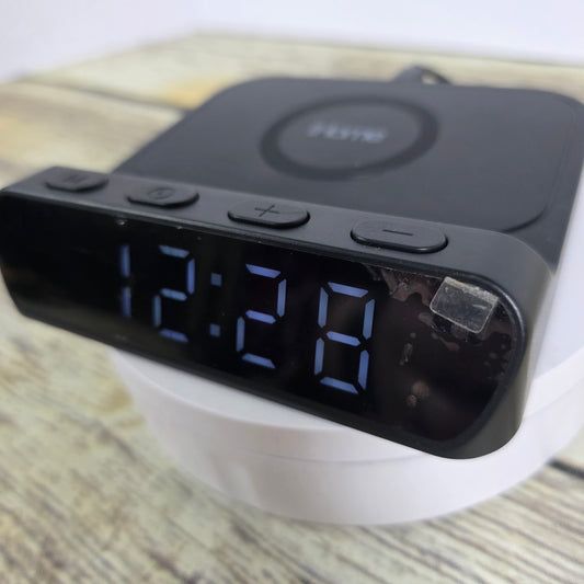 iHome Wirless Charging Alarm Clock iW14B.EXv24