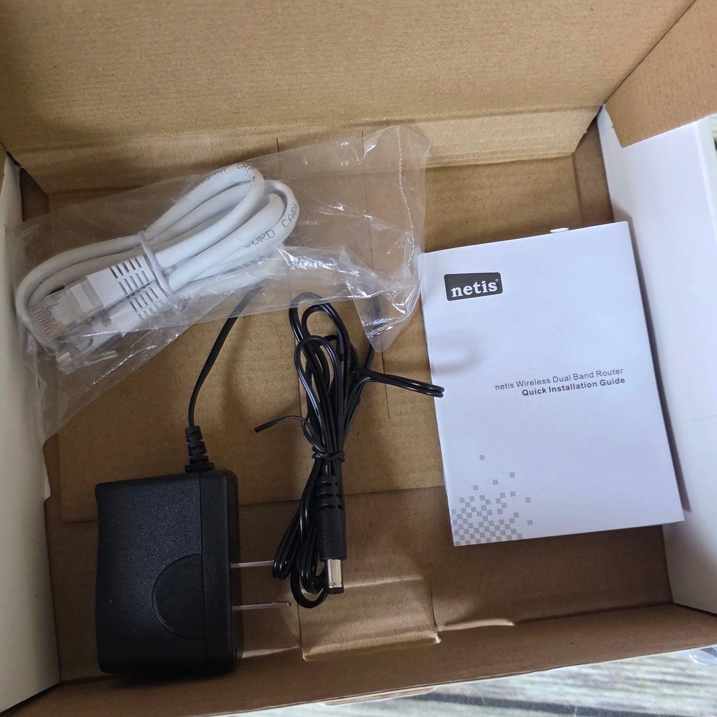 NIB New Netis Model No. N2 AC1200 Wireless Dusl Band Gigabit Router