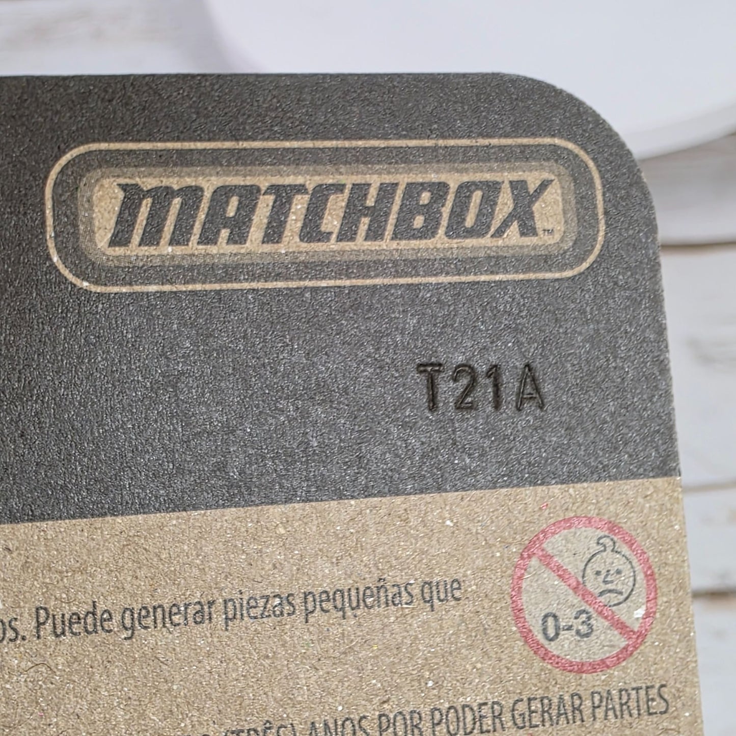 Matchbox Toyota Hilux Pickup Die-Cast Metal Model 35/100 Official Licensed Product 1:64 Scale Blue Collectible Toy Truck