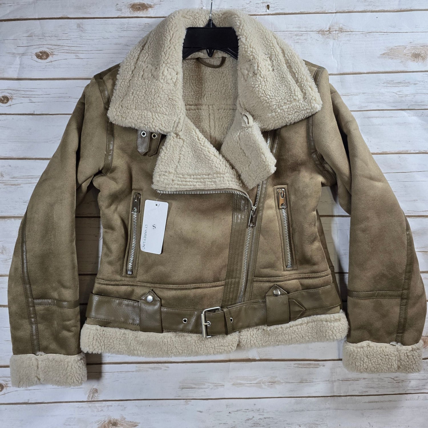 Women's Clothing & Accessories