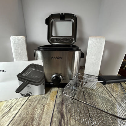 Cooks Stainless Steel Deep Fryer 1.5L With Adjustable Temperature Control & Odor Filter