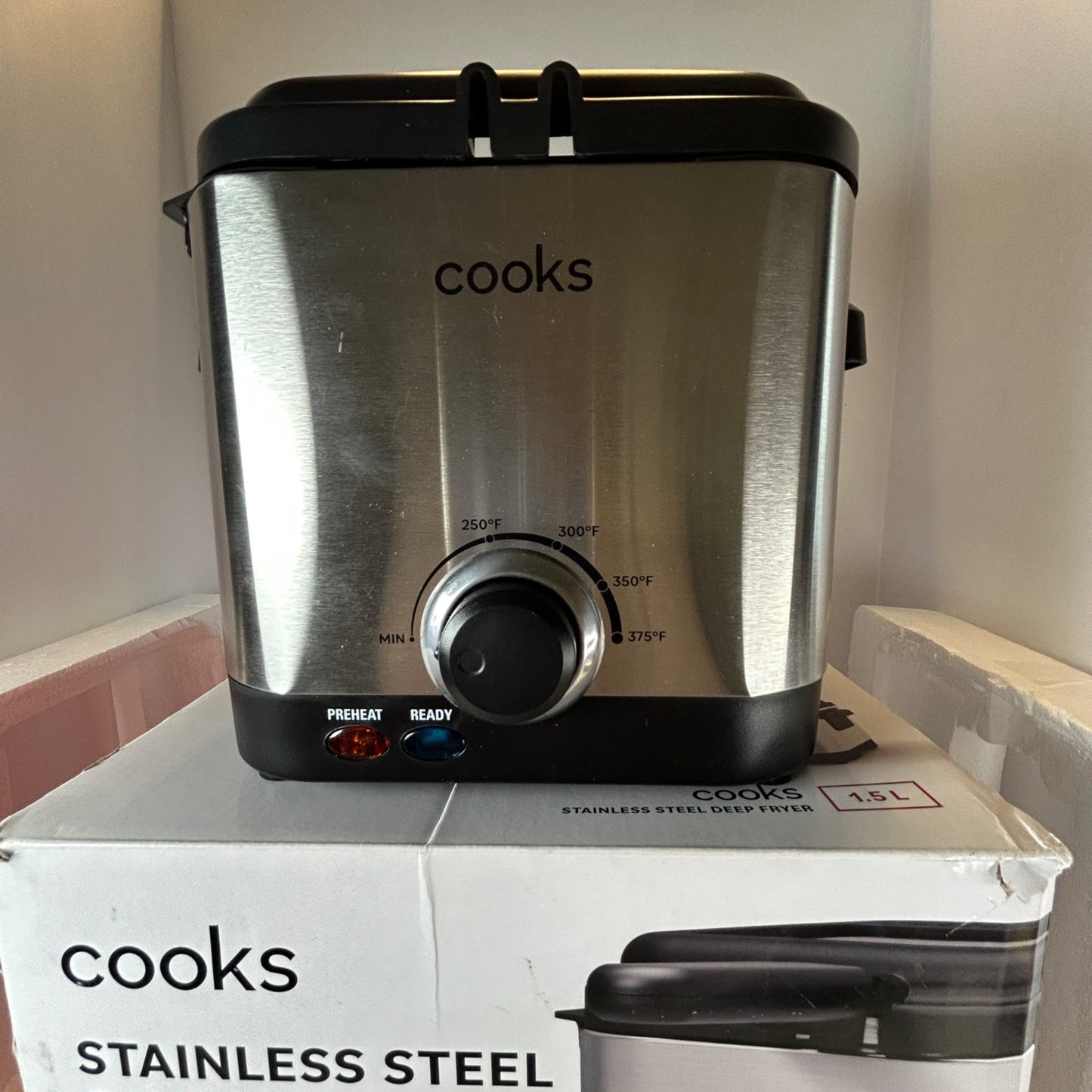 Cooks Stainless Steel Deep Fryer 1.5L With Adjustable Temperature Control & Odor Filter