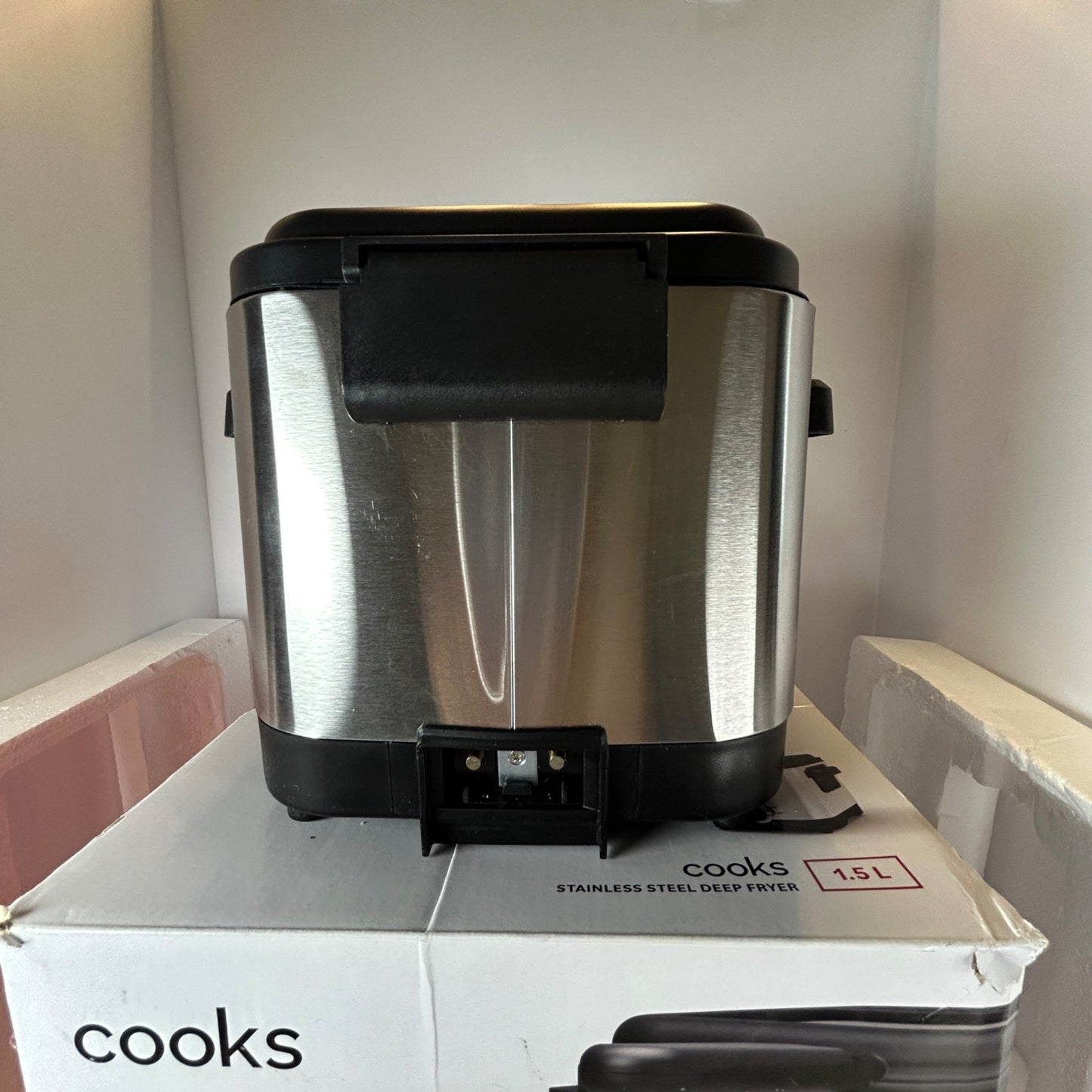 Cooks Stainless Steel Deep Fryer 1.5L With Adjustable Temperature Control & Odor Filter