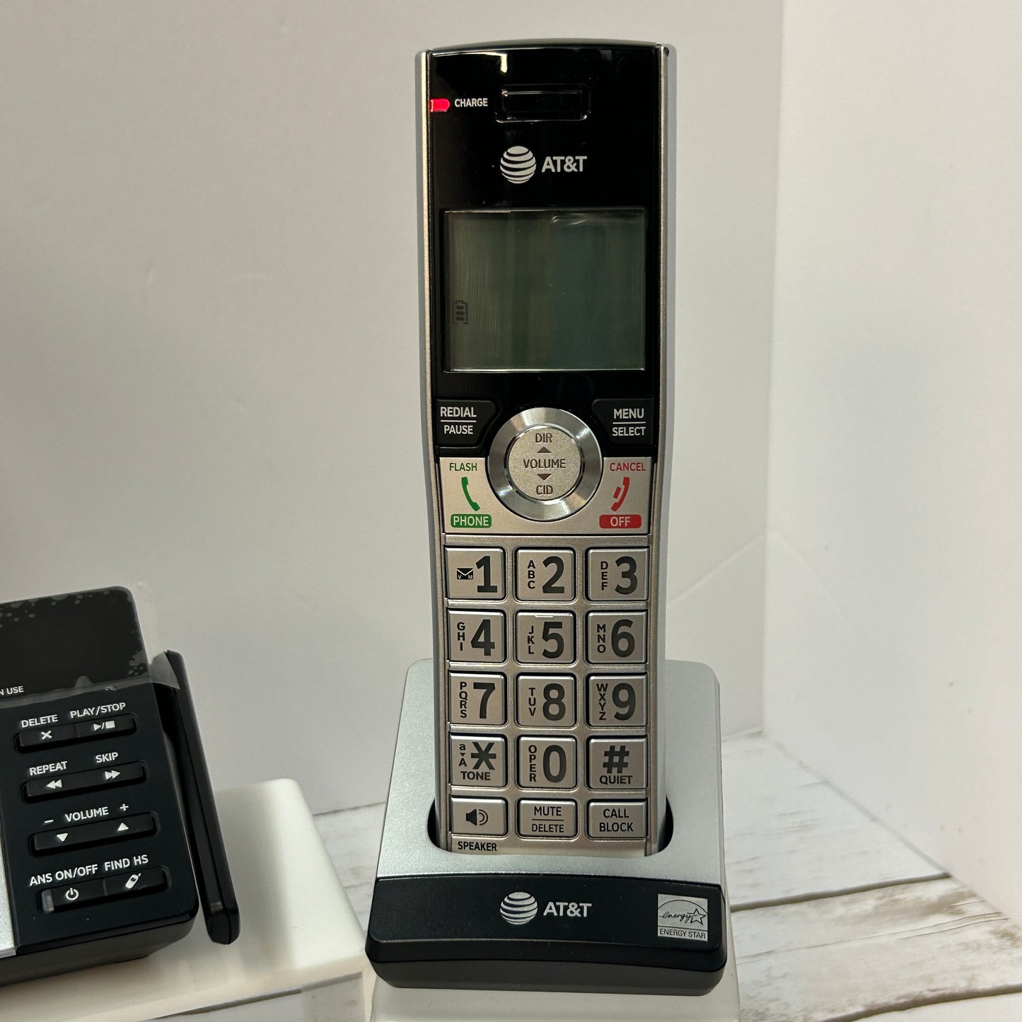 AT&T 3 Handset Answering System Caller ID Cordless Phone CL82307