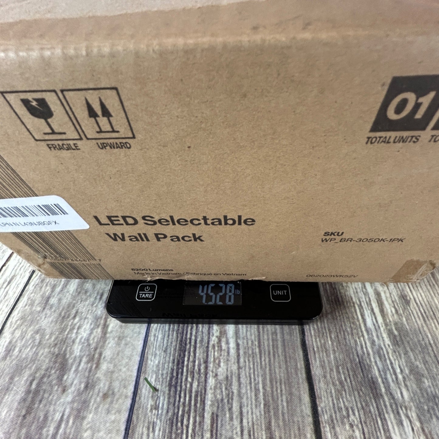 Outdoor LED Wall Pack Light Sunco 7600 Lumens 60W Aluminum Polycarbonate Dimmable 0-10V 17-Year Lifespan IP65 Brown