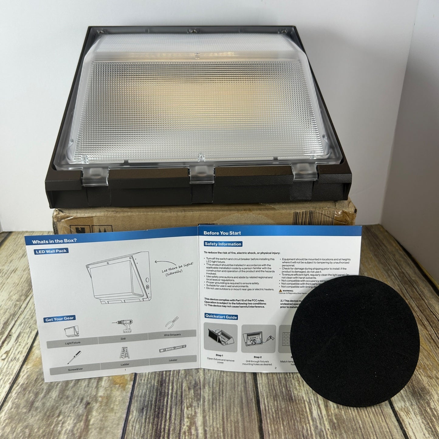 Outdoor LED Wall Pack Light Sunco 7600 Lumens 60W Aluminum Polycarbonate Dimmable 0-10V 17-Year Lifespan IP65 Brown