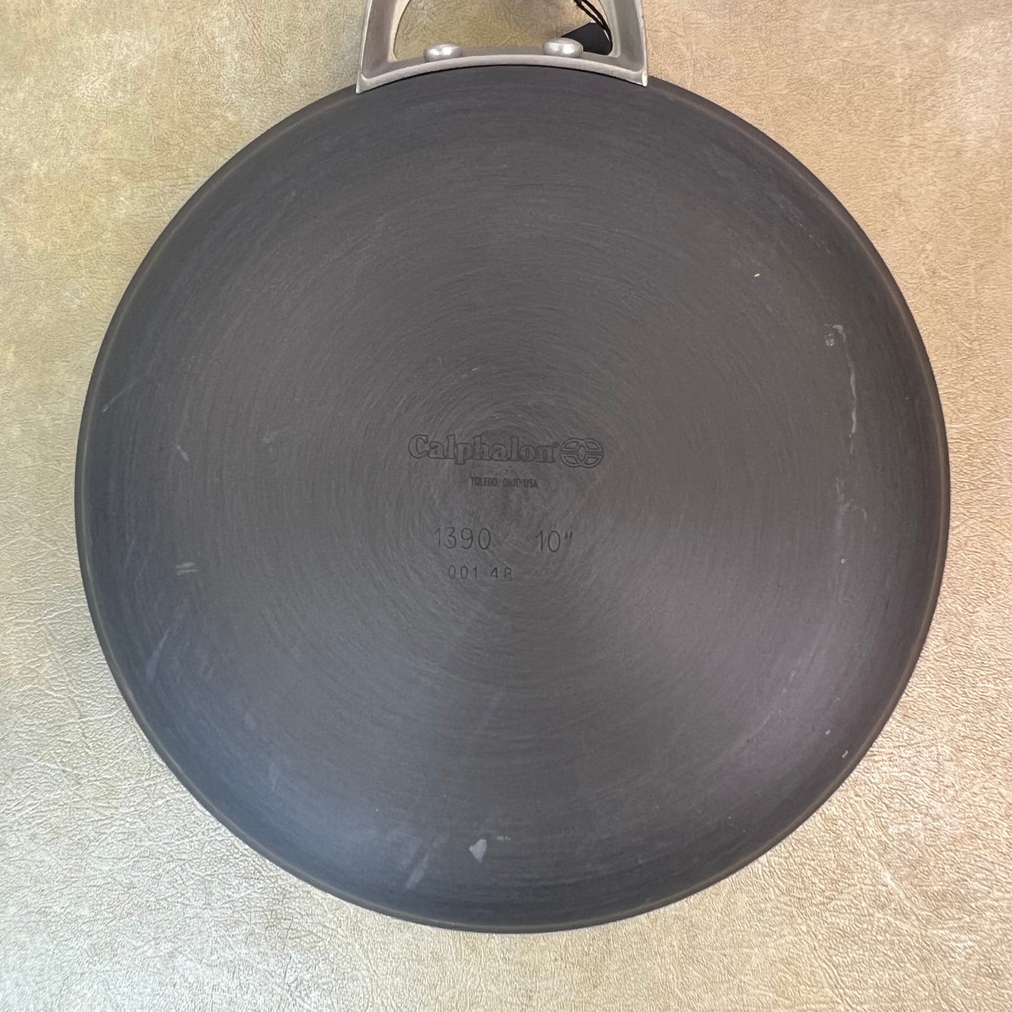 New NWT Calphalon Contemporary Nonstick 10-inch Omelet Pan