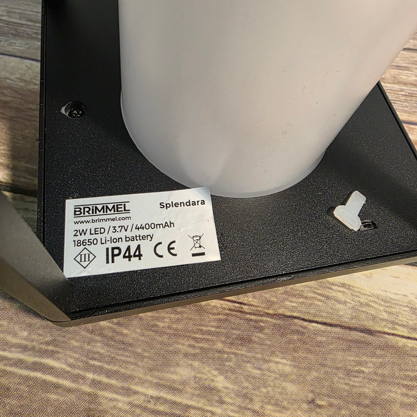 NIOB New BRIMMEL Splendara Outdoor Rechargeable Light 350 Lumens 3 Settings