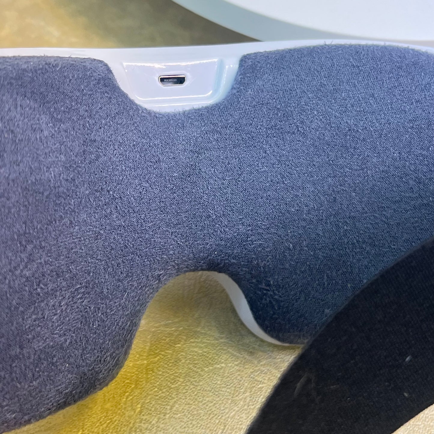 NIOB New TRAKK Eye Massager Heat 22 Magnets Relax