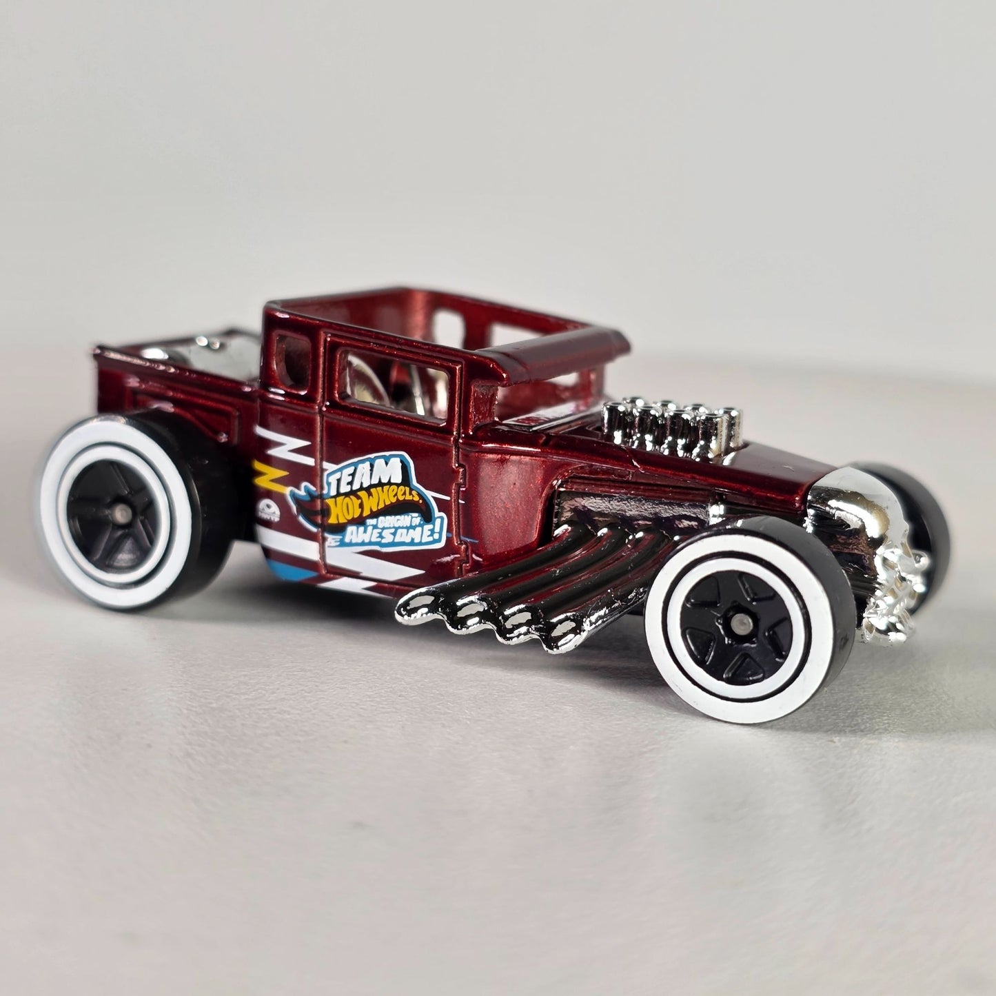 2005 Hot Wheels Bone Shaker Red Die-Cast Car With Skull Grill & Chrome Details