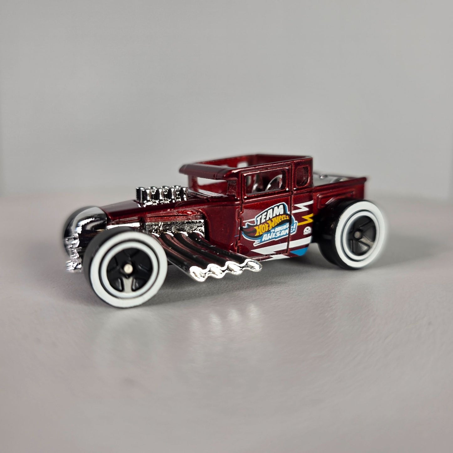 2005 Hot Wheels Bone Shaker Red Die-Cast Car With Skull Grill & Chrome Details