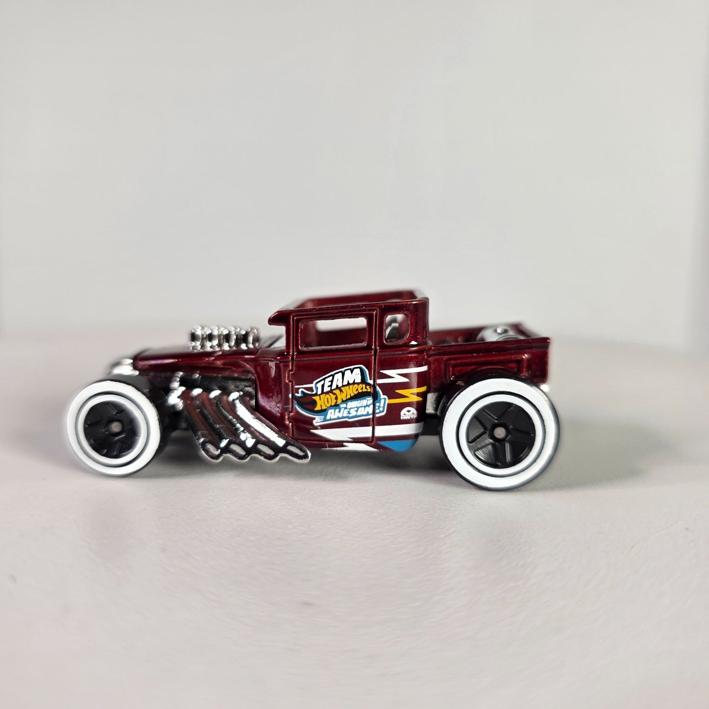 2005 Hot Wheels Bone Shaker Red Die-Cast Car With Skull Grill & Chrome Details