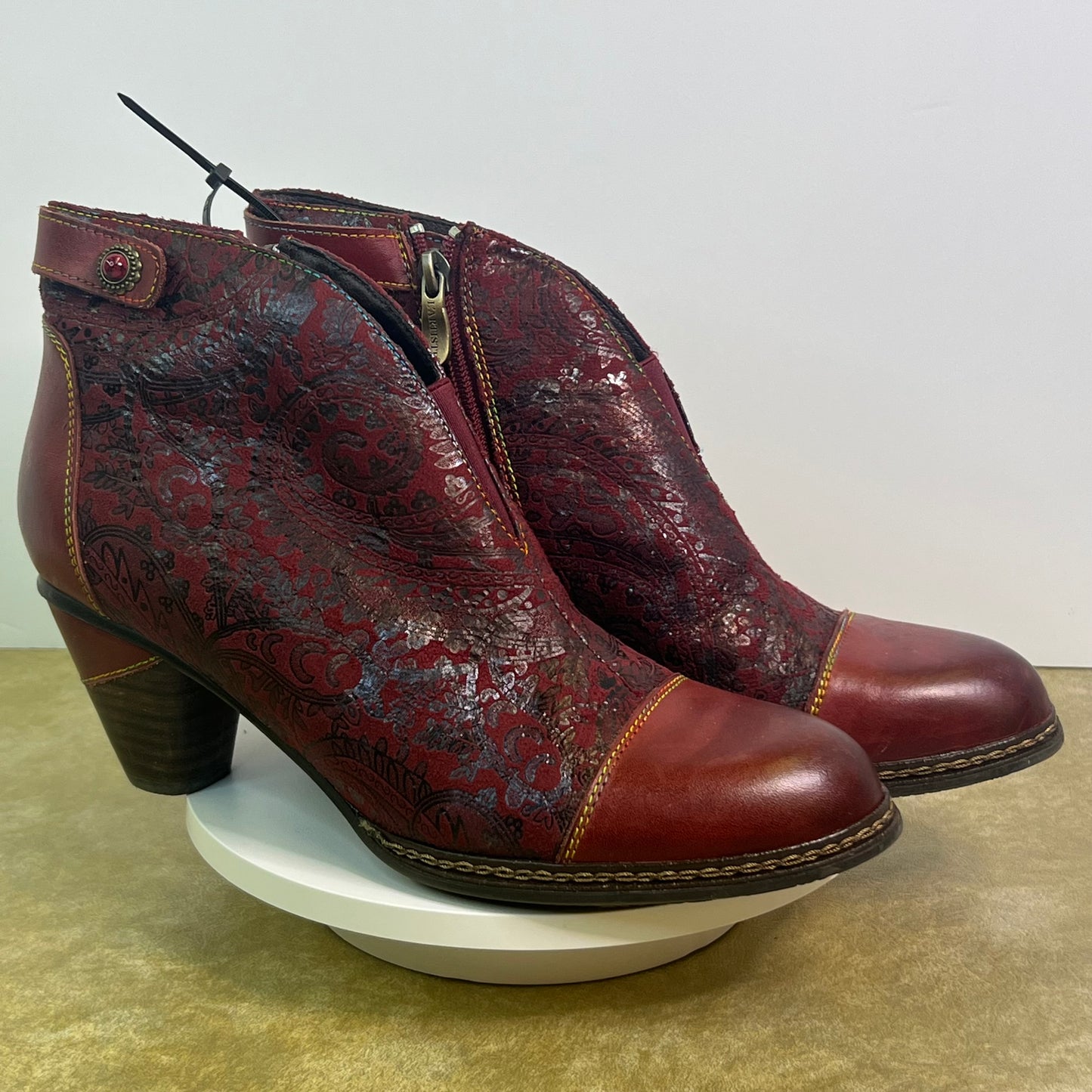 New L'Artiste Women’s Red Calming Bootie Size EU 41 US 9.5