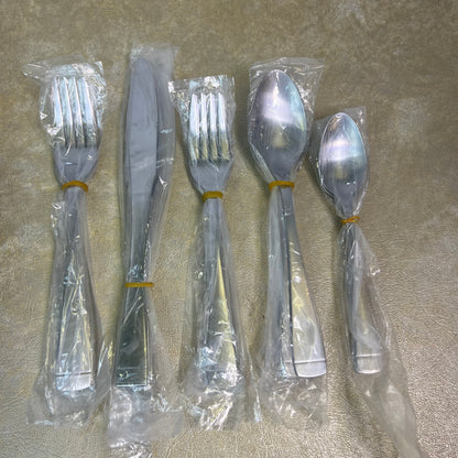 New NIB David Shaw Splendide 20 Piece Stainless Steel Flatware Set Style# 9850504