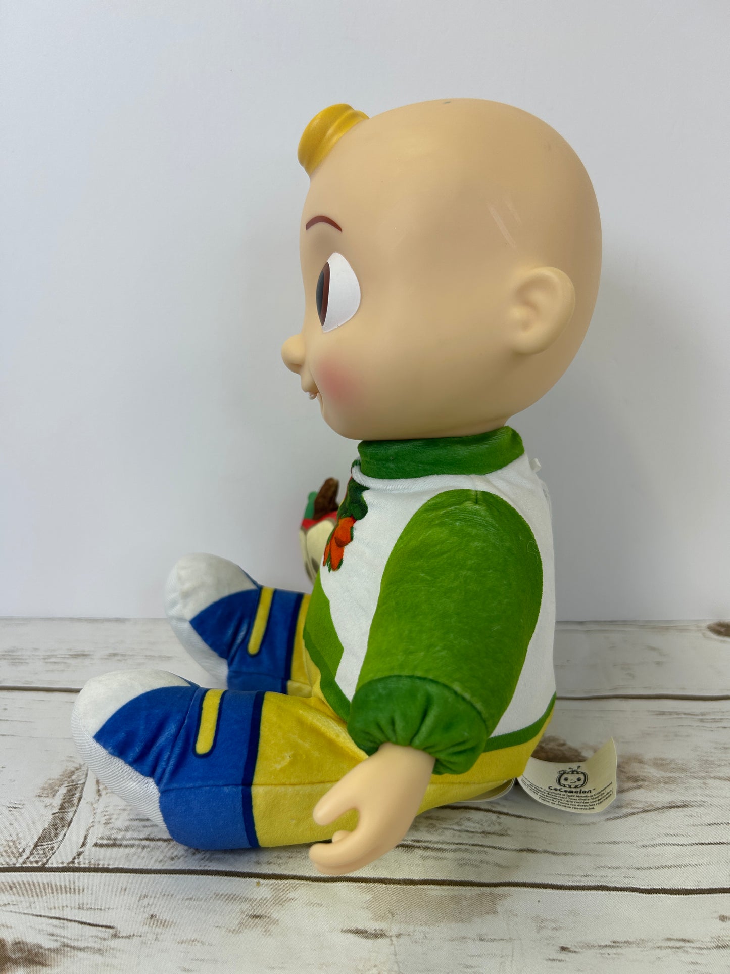 CoComelon Snack Time JJ Plush Doll Apple Sings “Yes Yes Vegetables” Song Phrases