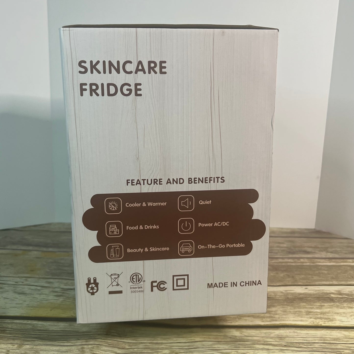 Mini Fridge EAM-CZB01-WT Skincare Fridge Refrigerator