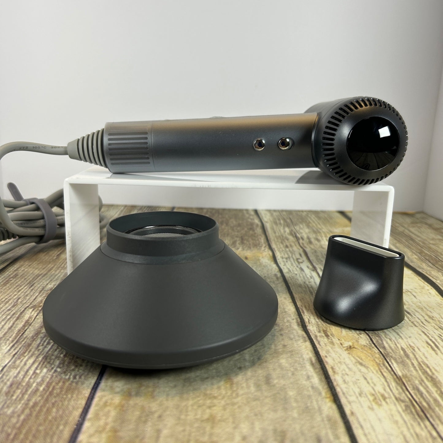 Plasma 110.000 RPM BLDC Hair Dryer W/ Diffuser & Nozzle Magnetic Attachments Gray