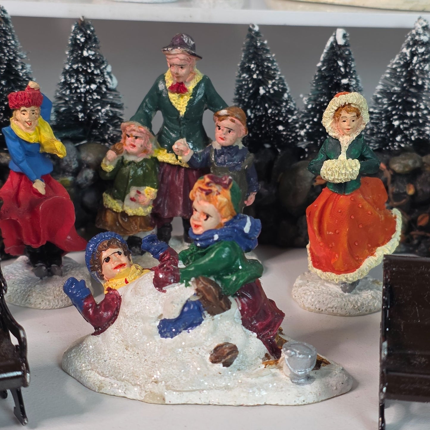 Lemax Victorian Christmas Village Figurines Set