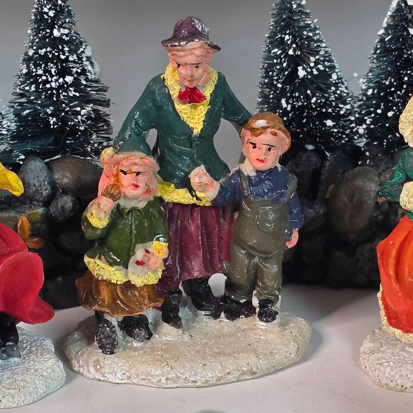 Lemax Victorian Christmas Village Figurines Set
