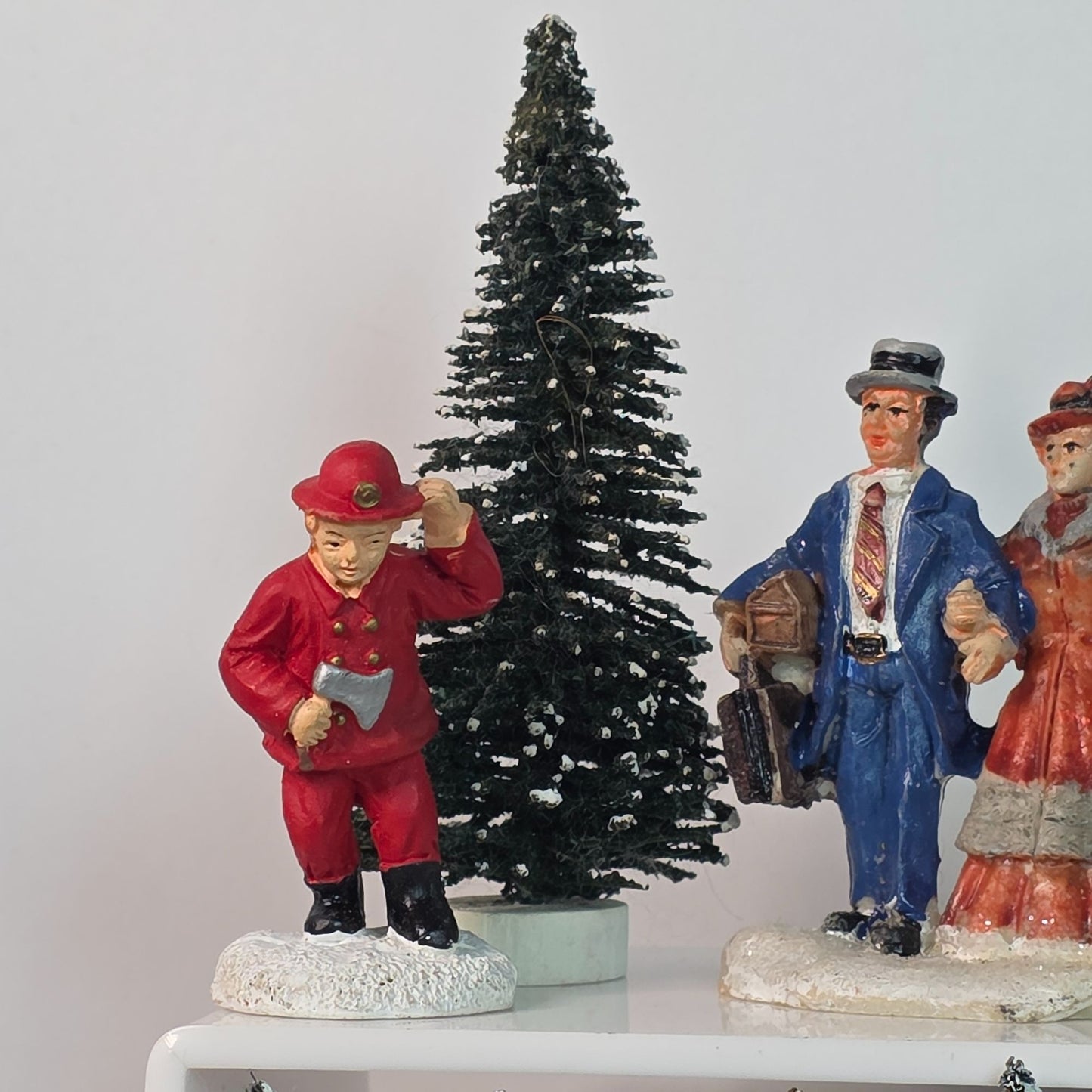 Lemax Victorian Christmas Village Figurines Set