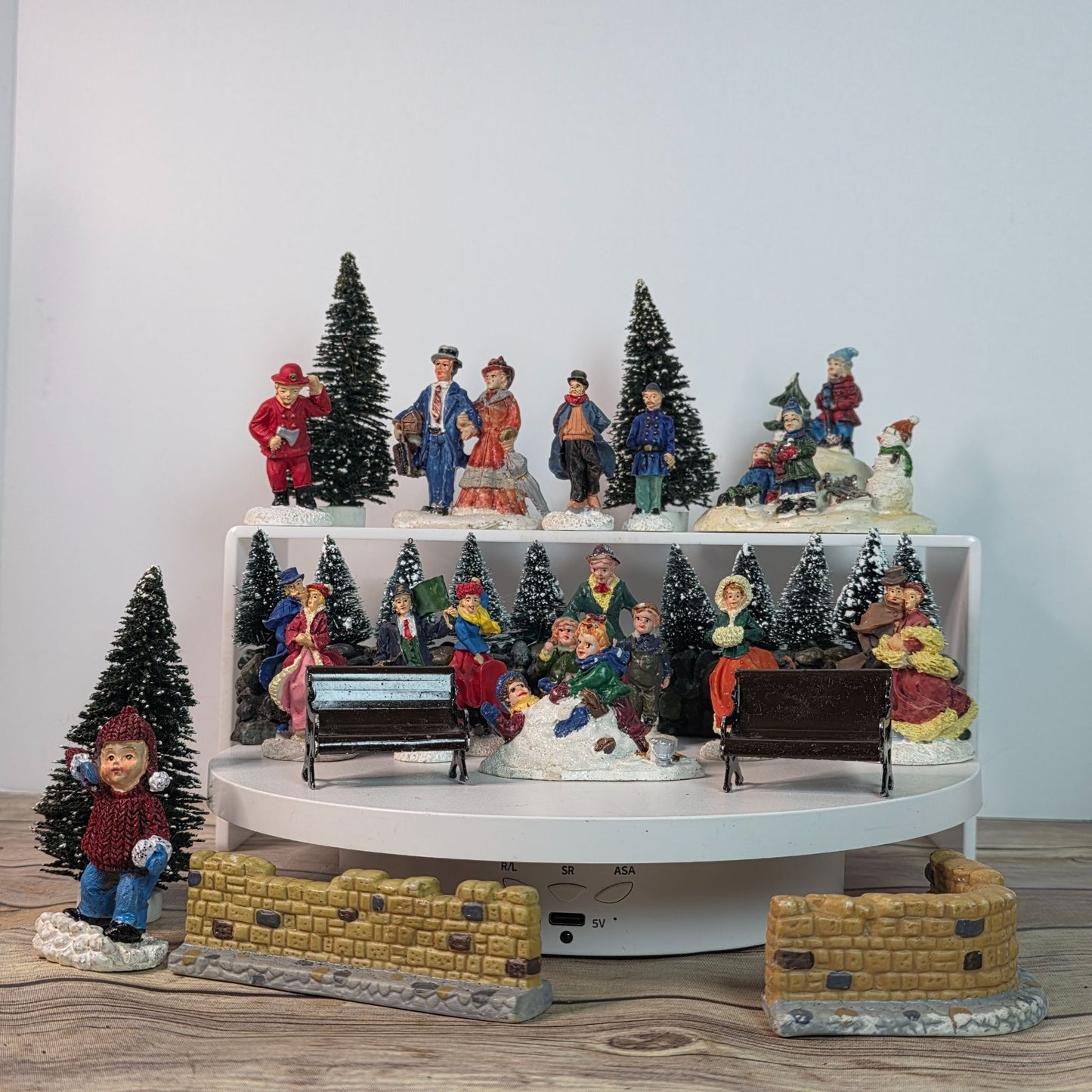 Lemax Victorian Christmas Village Figurines Set