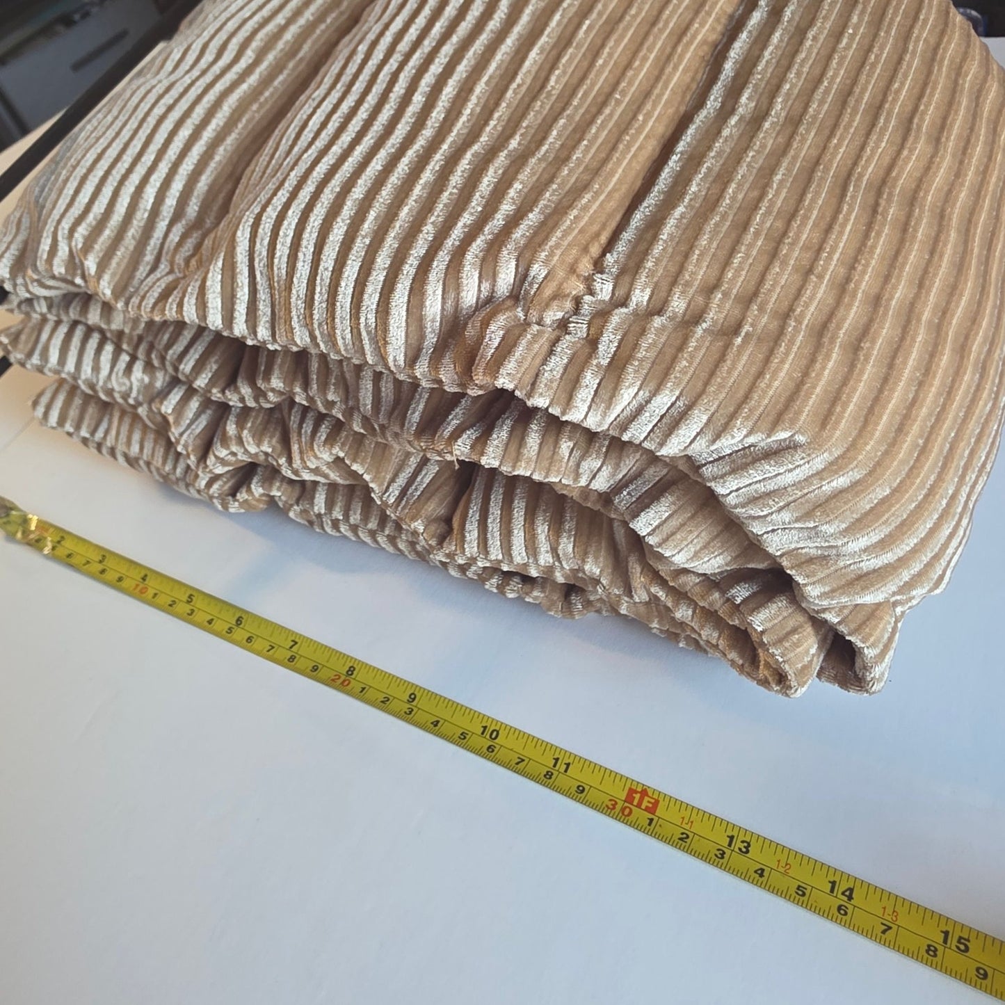 Steve Madden Ribbed Puffer Scarf Gold Tan Pocket NWT Womens One Size