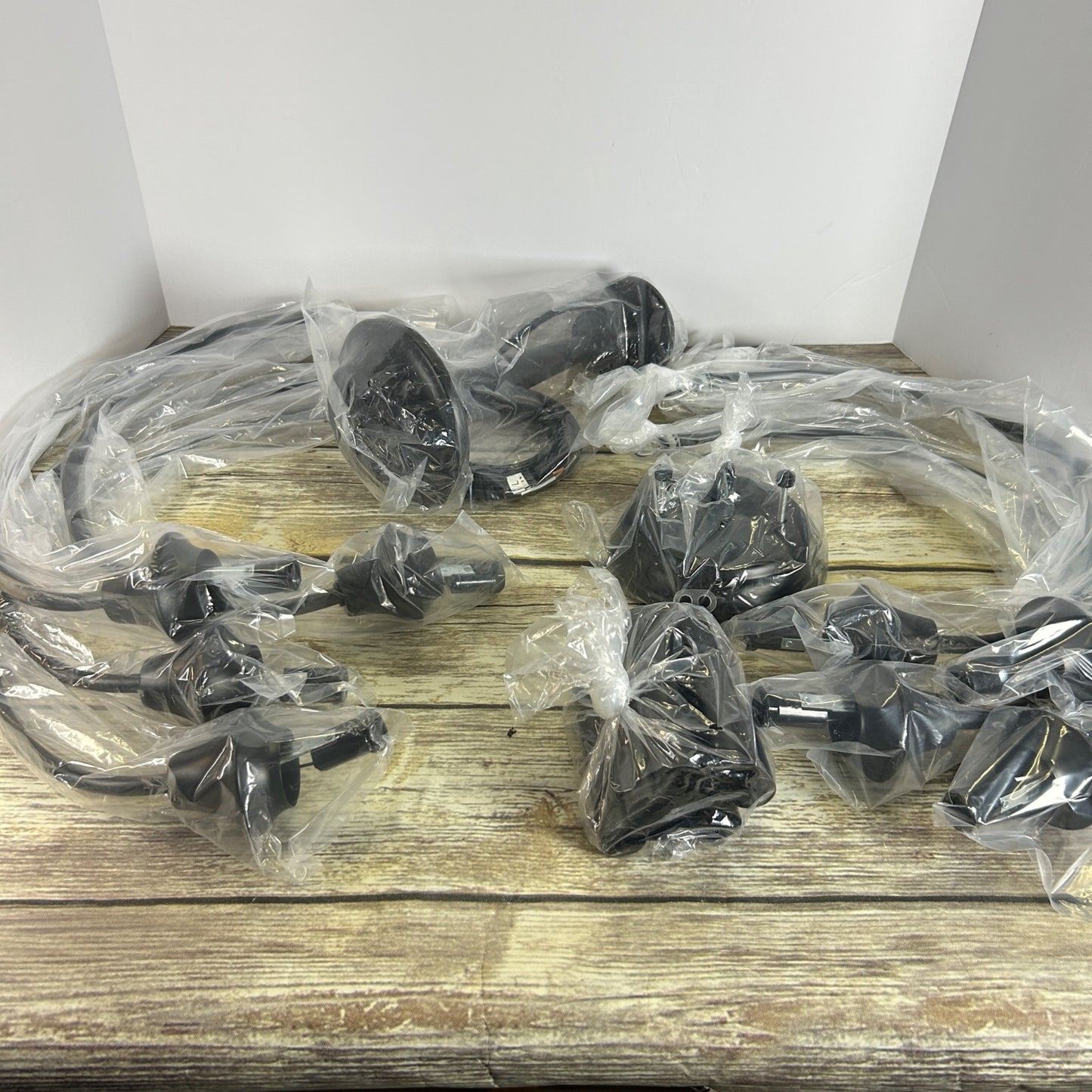 KMaiPem Black Farmhouse Chandelier With Adjustable Arms 6-Light Modern Industrial Design New In Box