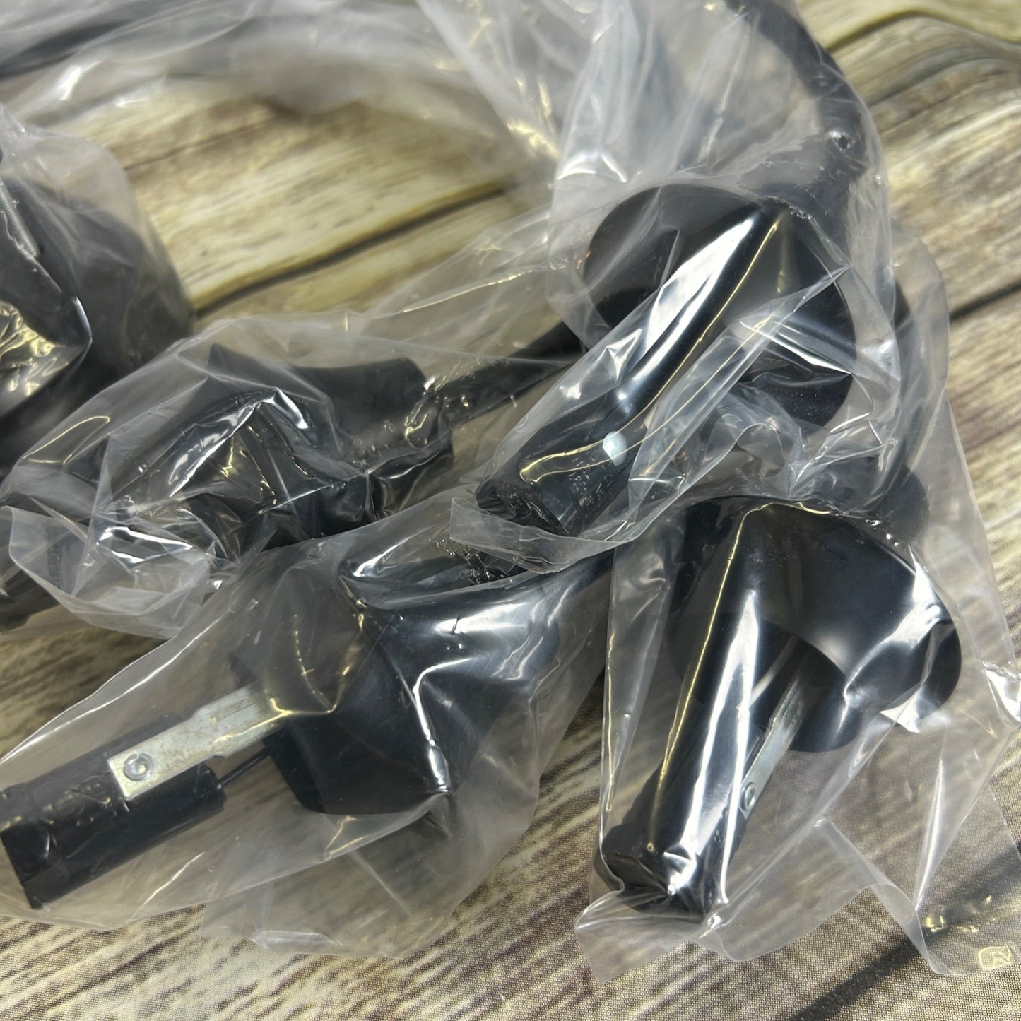 KMaiPem Black Farmhouse Chandelier With Adjustable Arms 6-Light Modern Industrial Design New In Box