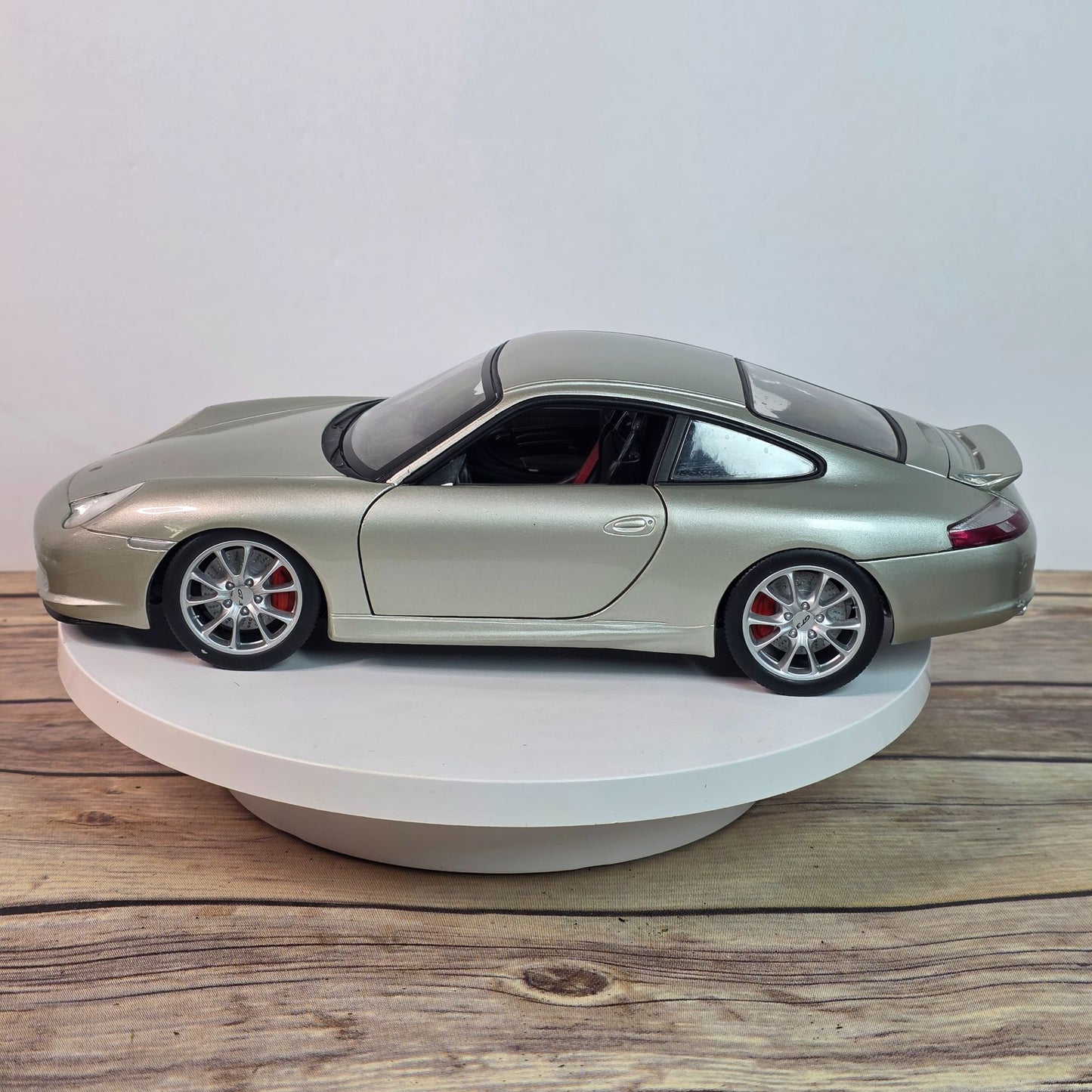 2003 Hot Wheels Porsche 911 GT3 Diecast Model Car 1:18 Scale Silver Collectible Display