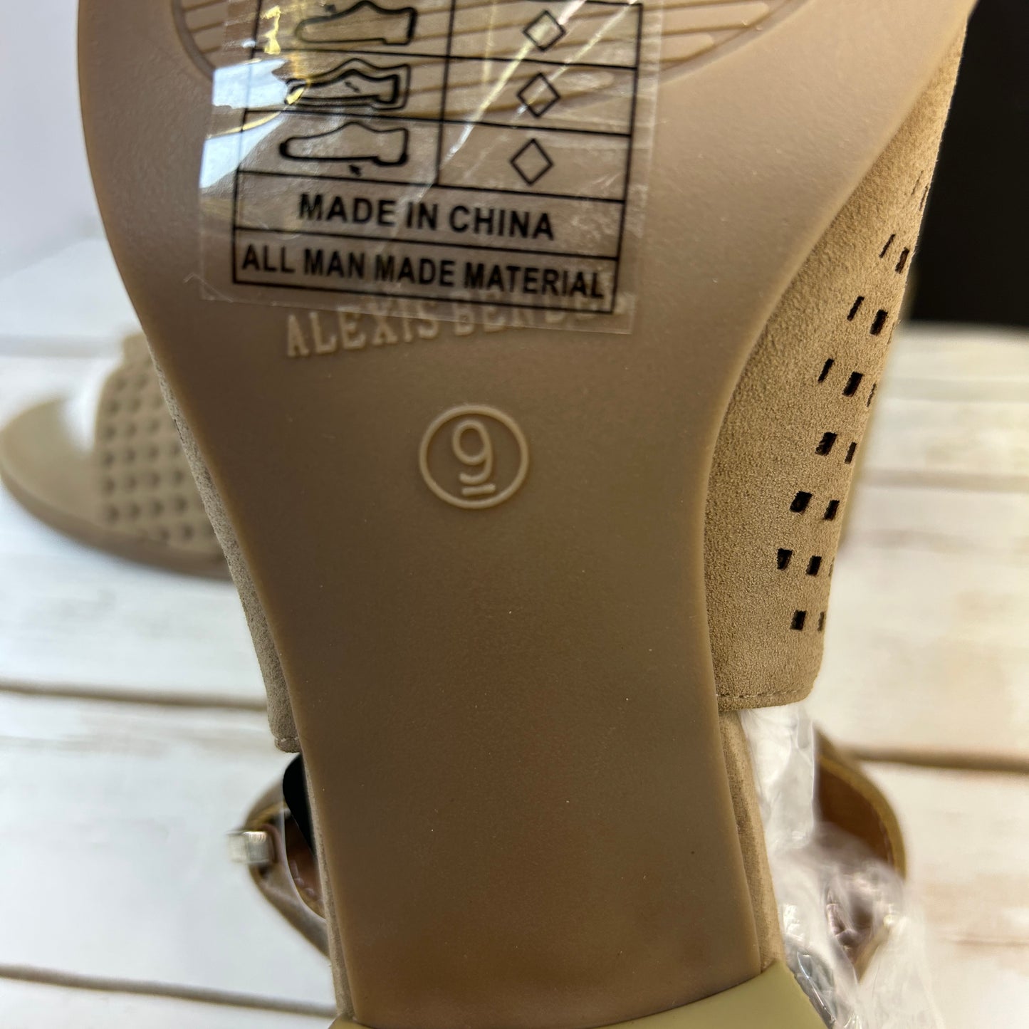 NIB New Women's Alexis Bendel Tan Open-Toe Sandal Size 9