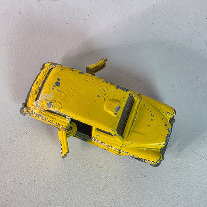 Vintage Hot Wheels London Taxi Yellow Black Checkers London Cab Co. #619 Diecast  I'll