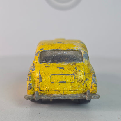 Vintage Hot Wheels London Taxi Yellow Black Checkers London Cab Co. #619 Diecast  I'll