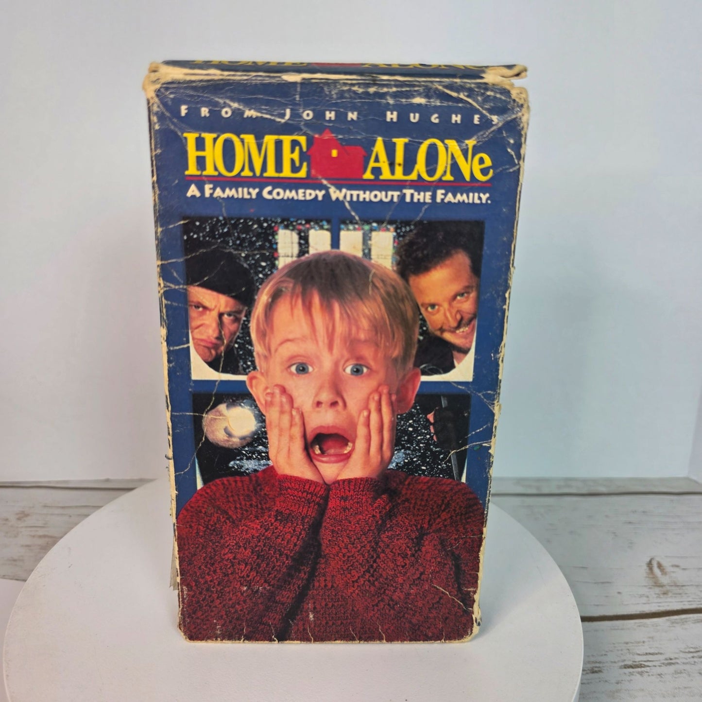 Disneys "George Of The Jungle" & "Monkey Trouble" "Agent Cody Banks" "Home Alone" & "Kindergarten Cop" VHS Lot