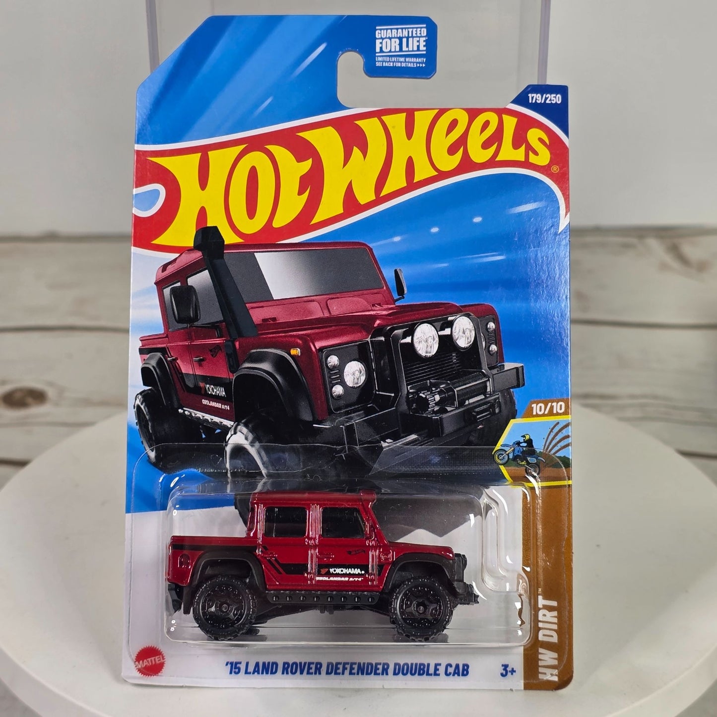 Hot Wheels 15 Land Rover Defender Double Cab Red Yokohama HW Dirt 179/250 1:64 Diecast Collectible Toy Car