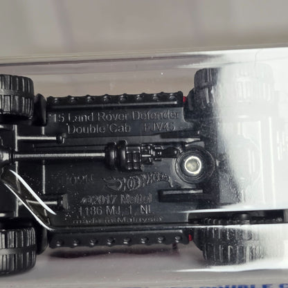 Hot Wheels 15 Land Rover Defender Double Cab Red Yokohama HW Dirt 179/250 1:64 Diecast Collectible Toy Car