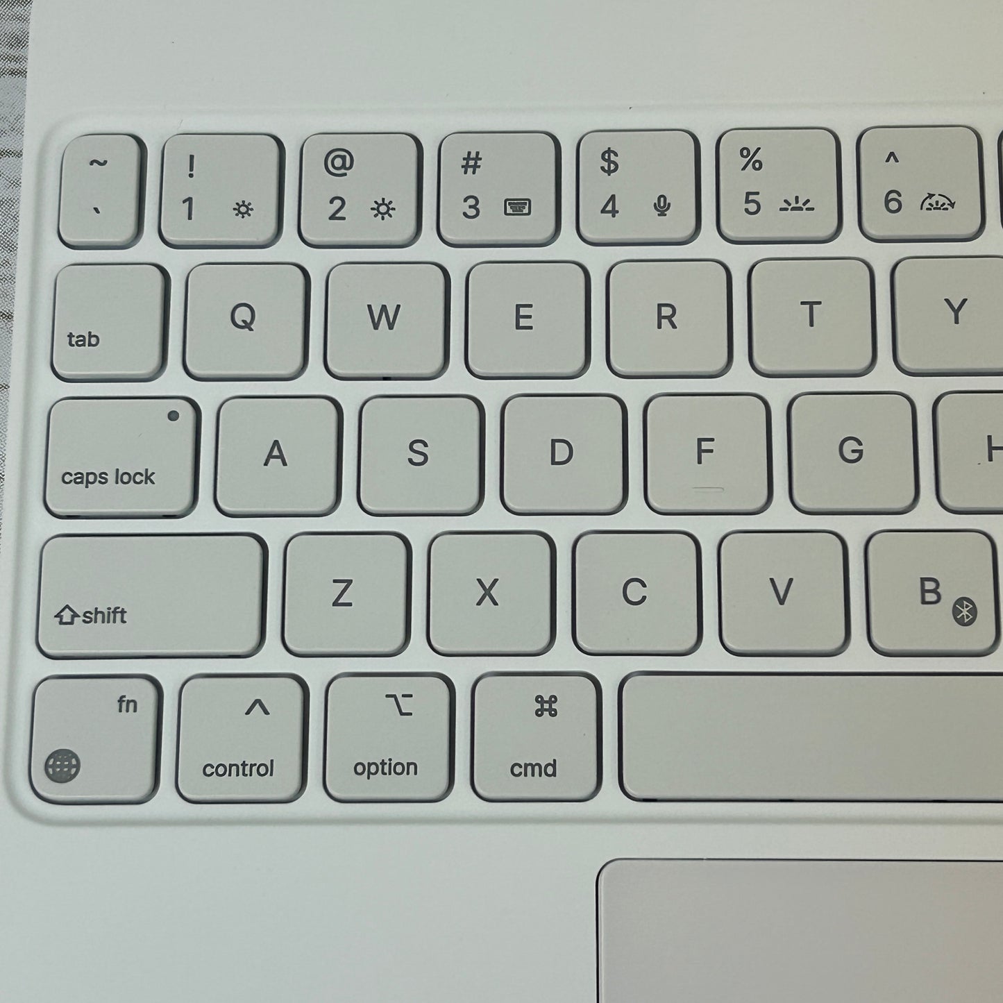 New ESR iPad Pro 11 Inch Case with Keyboard (M4, 2024), iPad Pro 11(5th Gen) Keyboard Case with Easy-Set Magnetic Stand, Portrait/Landscape Modes, Removable Protective Case, Rebound 360 Series, White