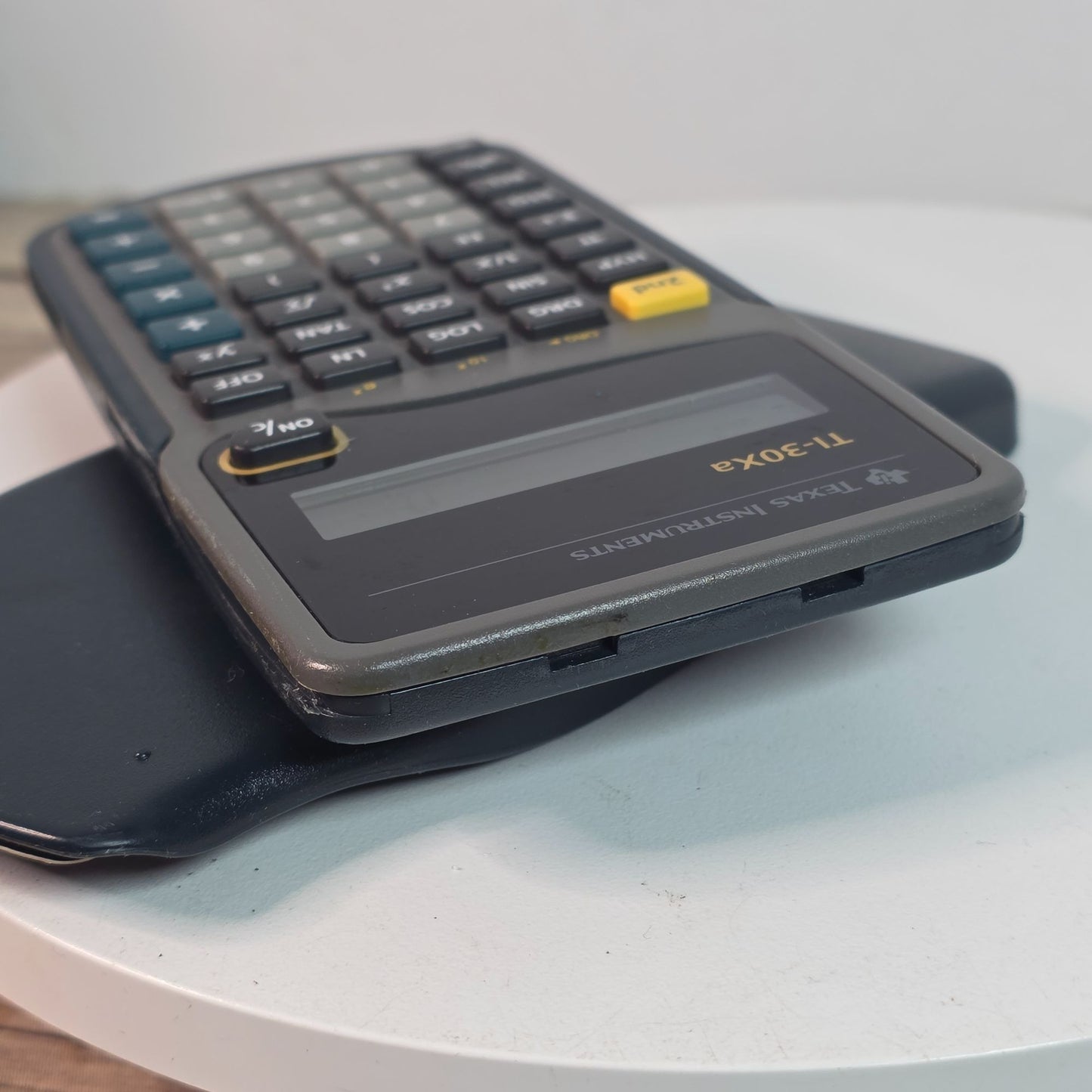 Casio SL-100L Dual Leaf Two Way Power Solar Calculator