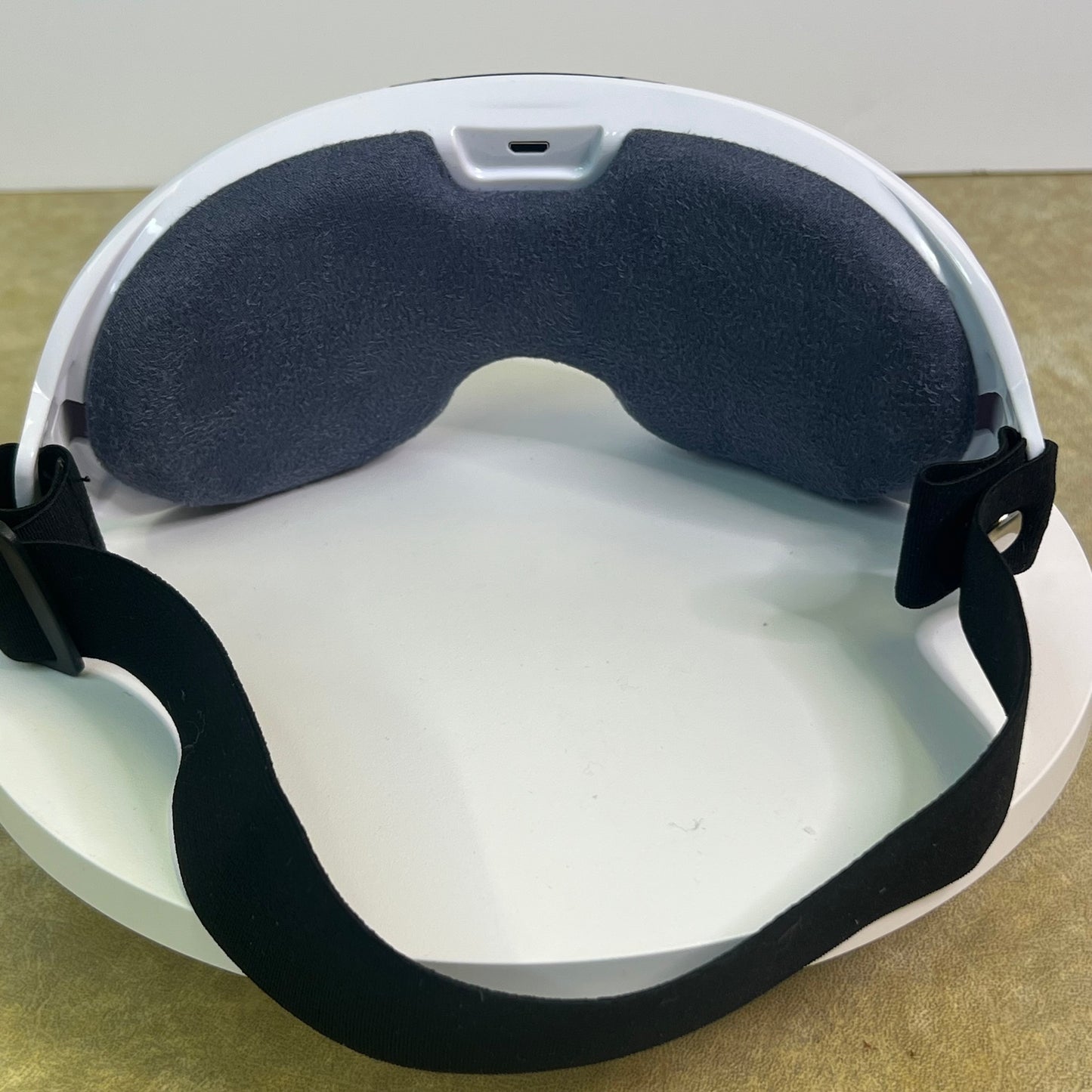 NIOB New TRAKK Eye Massager Heat 22 Magnets Relax