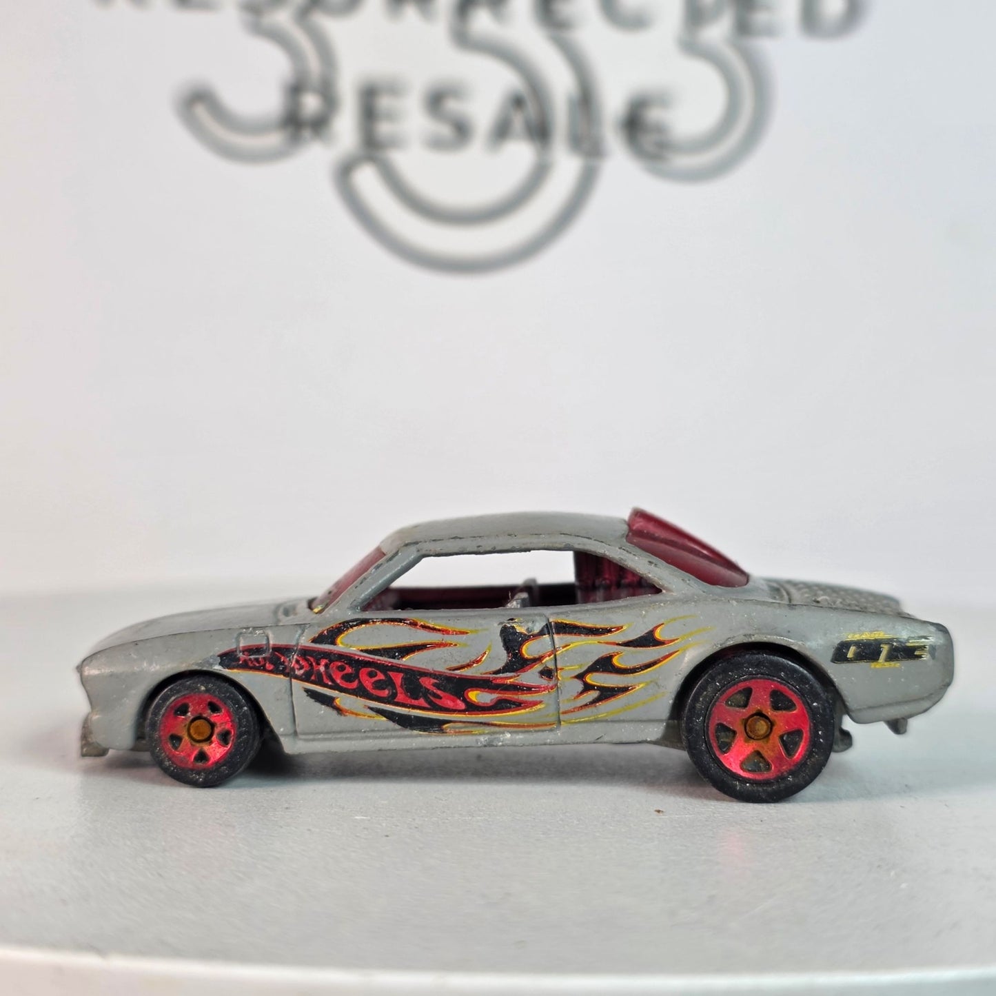 Vintage Hot Wheels Vairy 8 2002 Gray W/ Red Flames Loose Die-Cast Car #11 First Editions