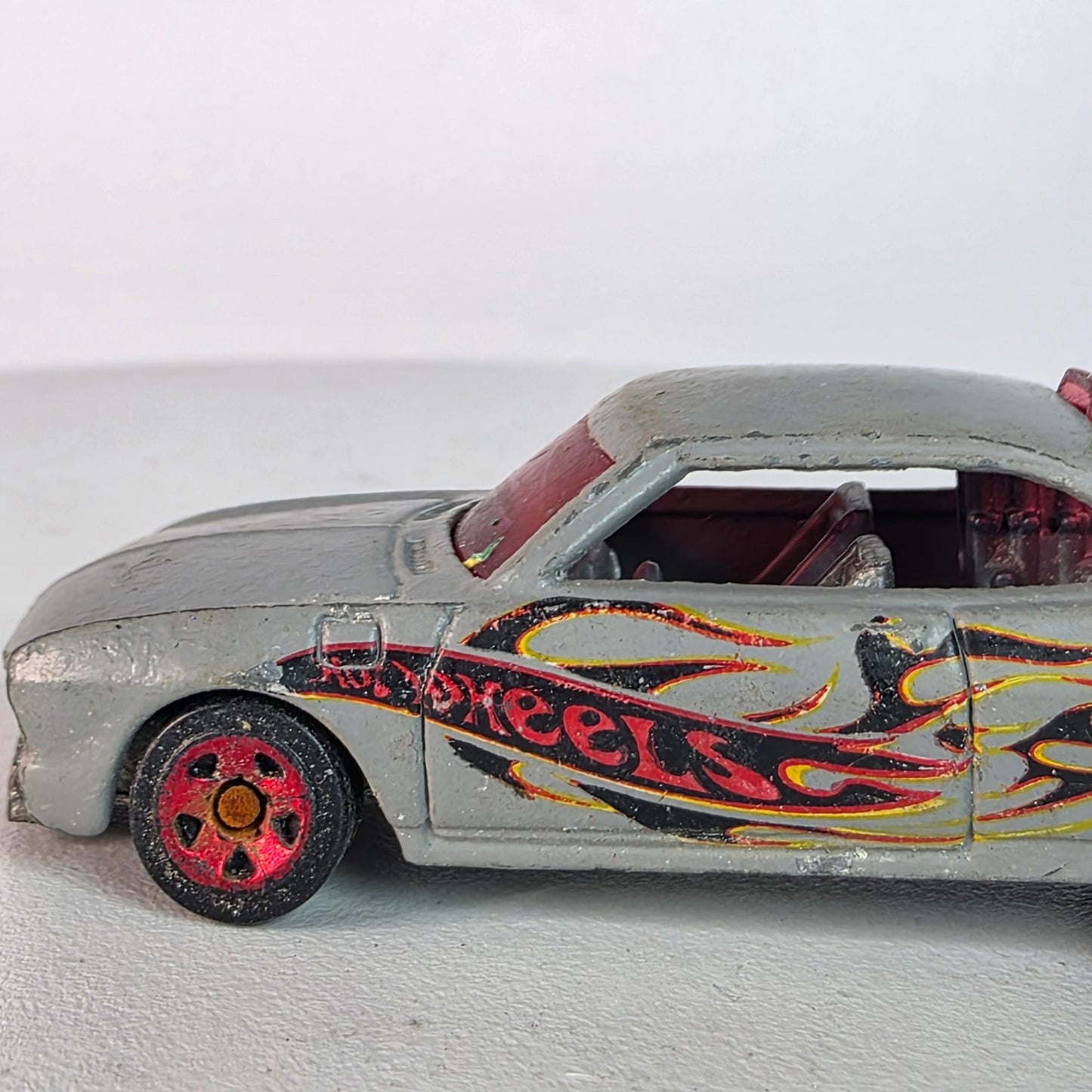 Vintage Hot Wheels Vairy 8 2002 Gray W/ Red Flames Loose Die-Cast Car #11 First Editions