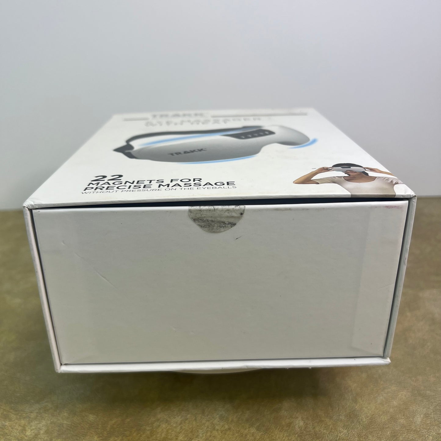 NIOB New TRAKK Eye Massager Heat 22 Magnets Relax