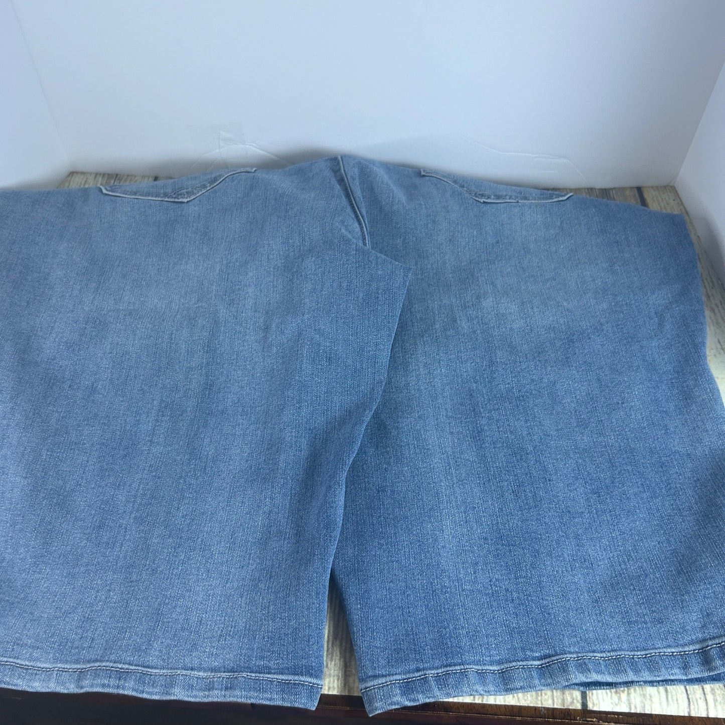 Democracy Womens "Ab"Solution 16WP Denim Shorts Light Wash Blue Jeans