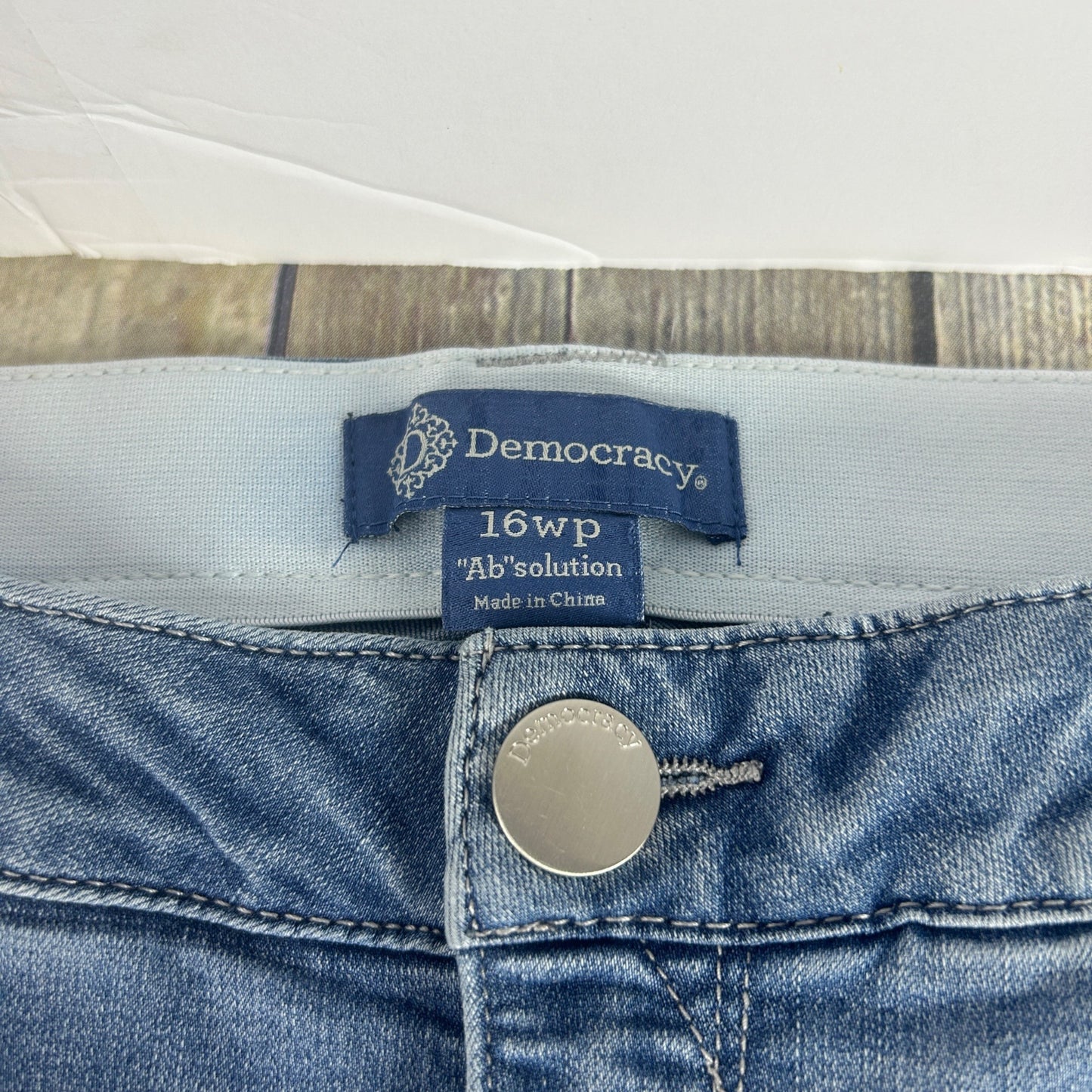 Democracy Womens "Ab"Solution 16WP Denim Shorts Light Wash Blue Jeans