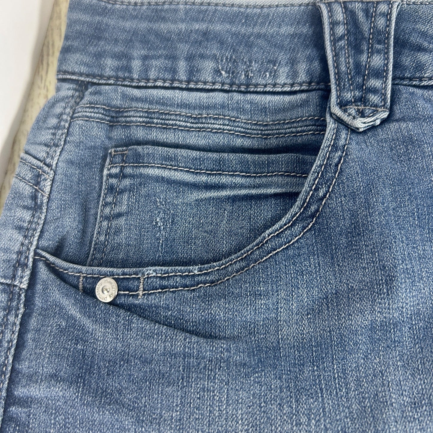 Democracy Womens "Ab"Solution 16WP Denim Shorts Light Wash Blue Jeans