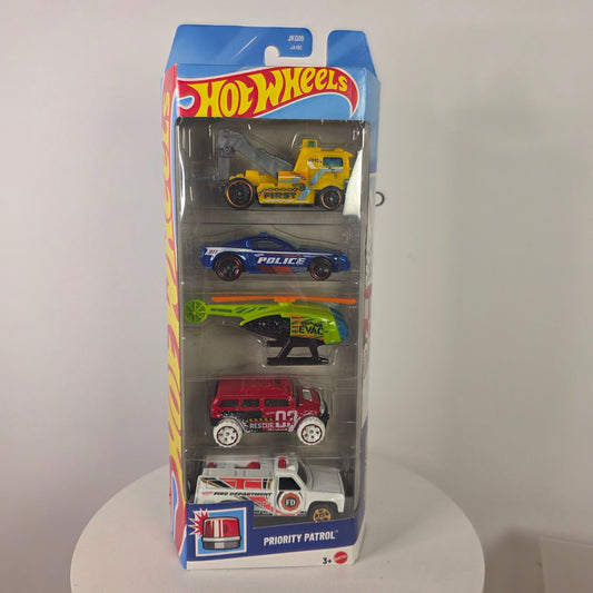 Hot Wheels 2025 5-Pack Priority Patrol, Gift Pack, Police, Tow Truck,Fire Rescue