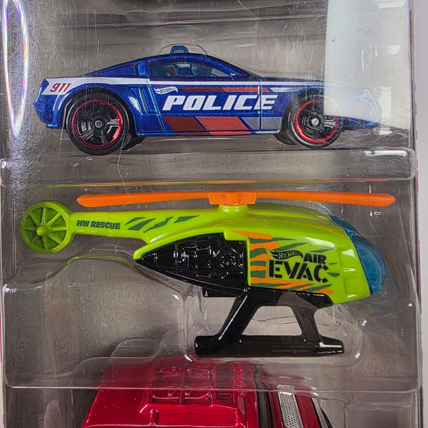 Hot Wheels 2025 5-Pack Priority Patrol, Gift Pack, Police, Tow Truck,Fire Rescue