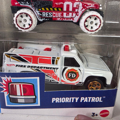 Hot Wheels 2025 5-Pack Priority Patrol, Gift Pack, Police, Tow Truck,Fire Rescue